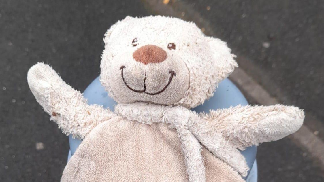 Charleville M zi res un doudou perdu cherche d sesp r ment